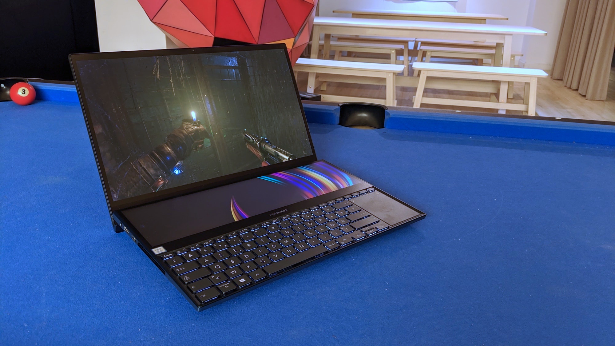 Image 1 : Test du portable Asus ZenBook Pro Duo, deux écrans pour mieux bosser ?