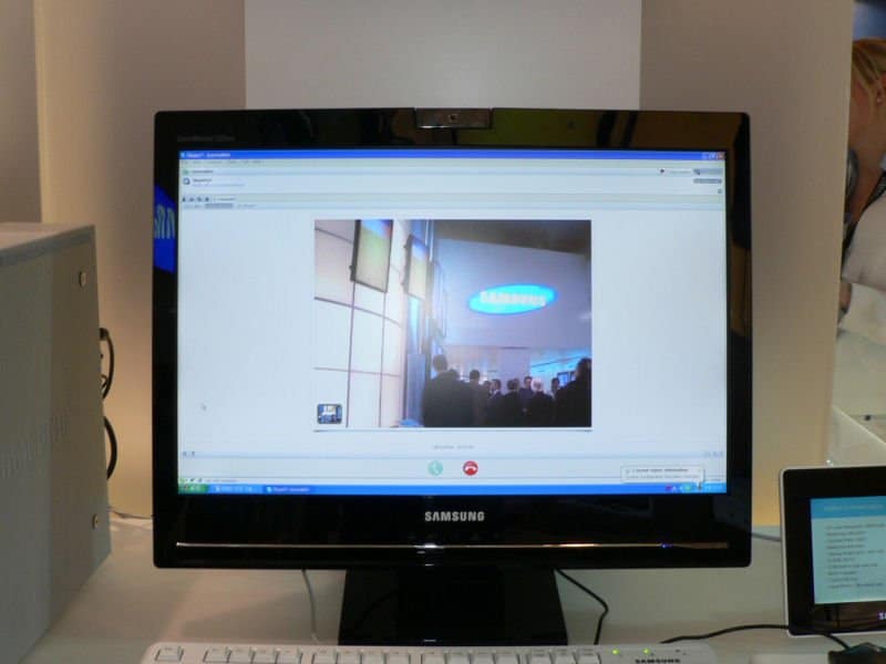 Монитор бывшего. Монитор Samsung SYNCMASTER 225uw. Монитор самсунг SYNCMASTER 225 uw. BENQ монитор встроенная камера. Монитор LG С вебкамерой.