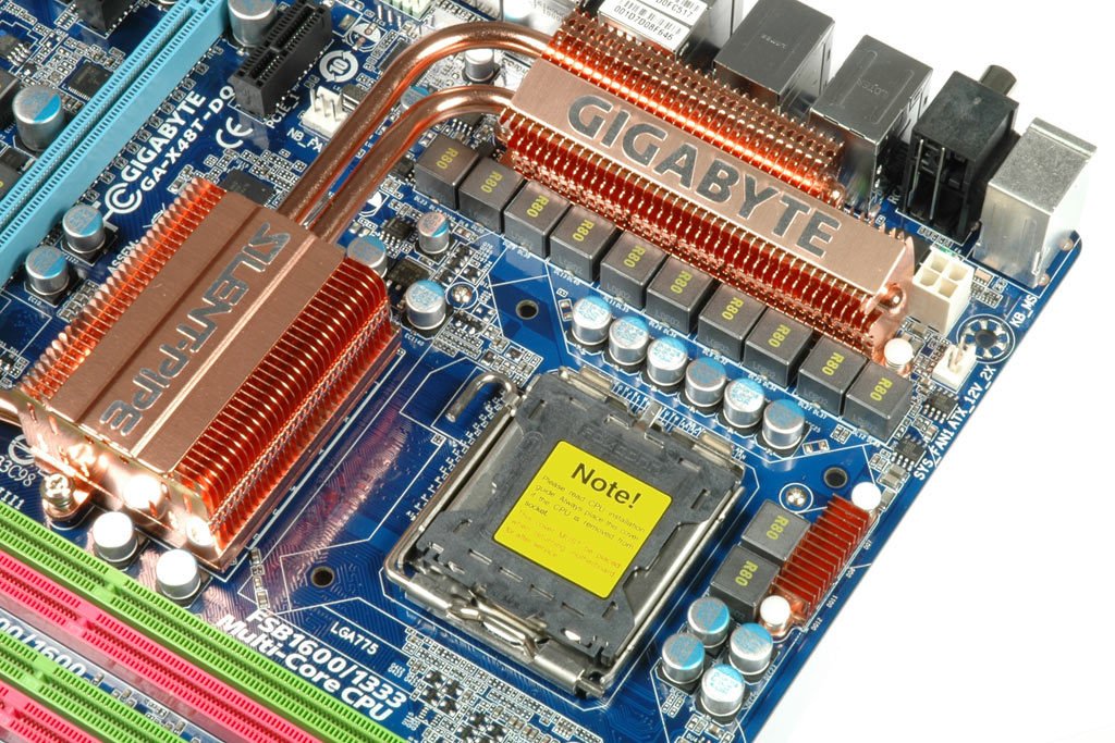 Image à la une de Duel de chipsets haut de gamme : Intel X48 contre Nvidia nForce 790i Ultra SLI