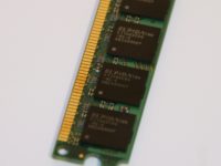 Image 2 : La DDR2 diminue... en taille