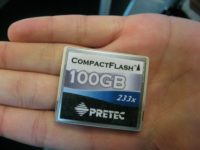 Image 1 : Une Compact Flash de 100 Go !