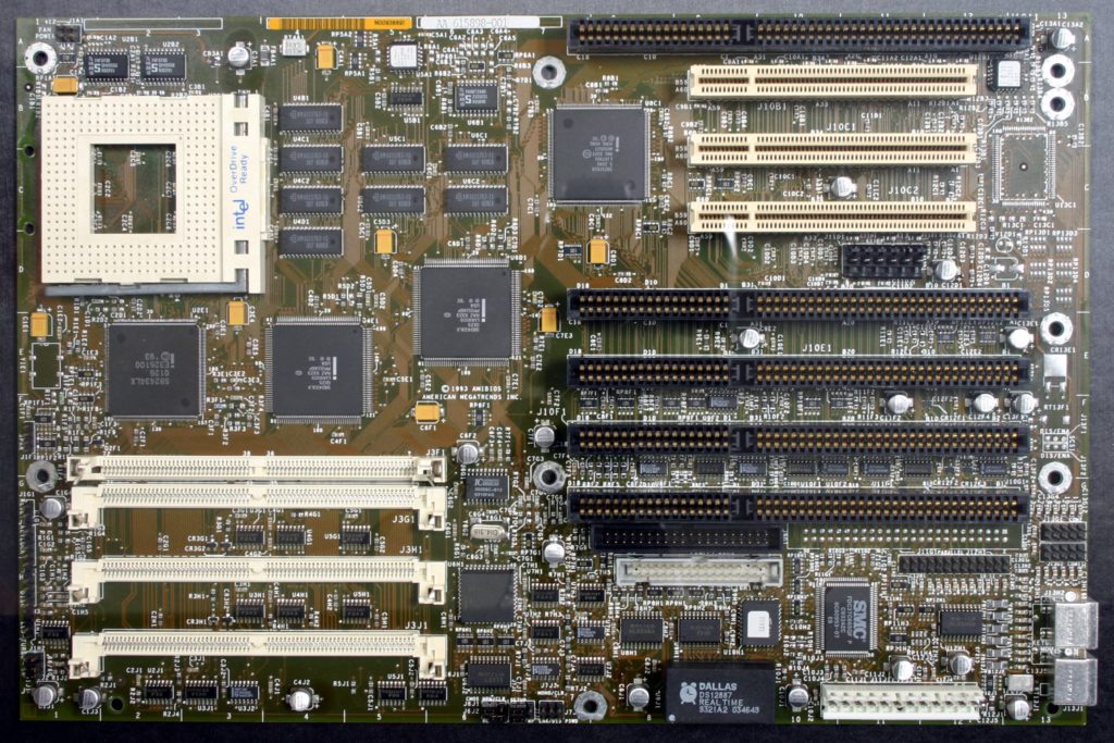 Image 2 : 16 ans de cartes mères Intel