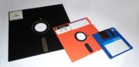 Image 1 : Gros plan sur le stockage : la disquette