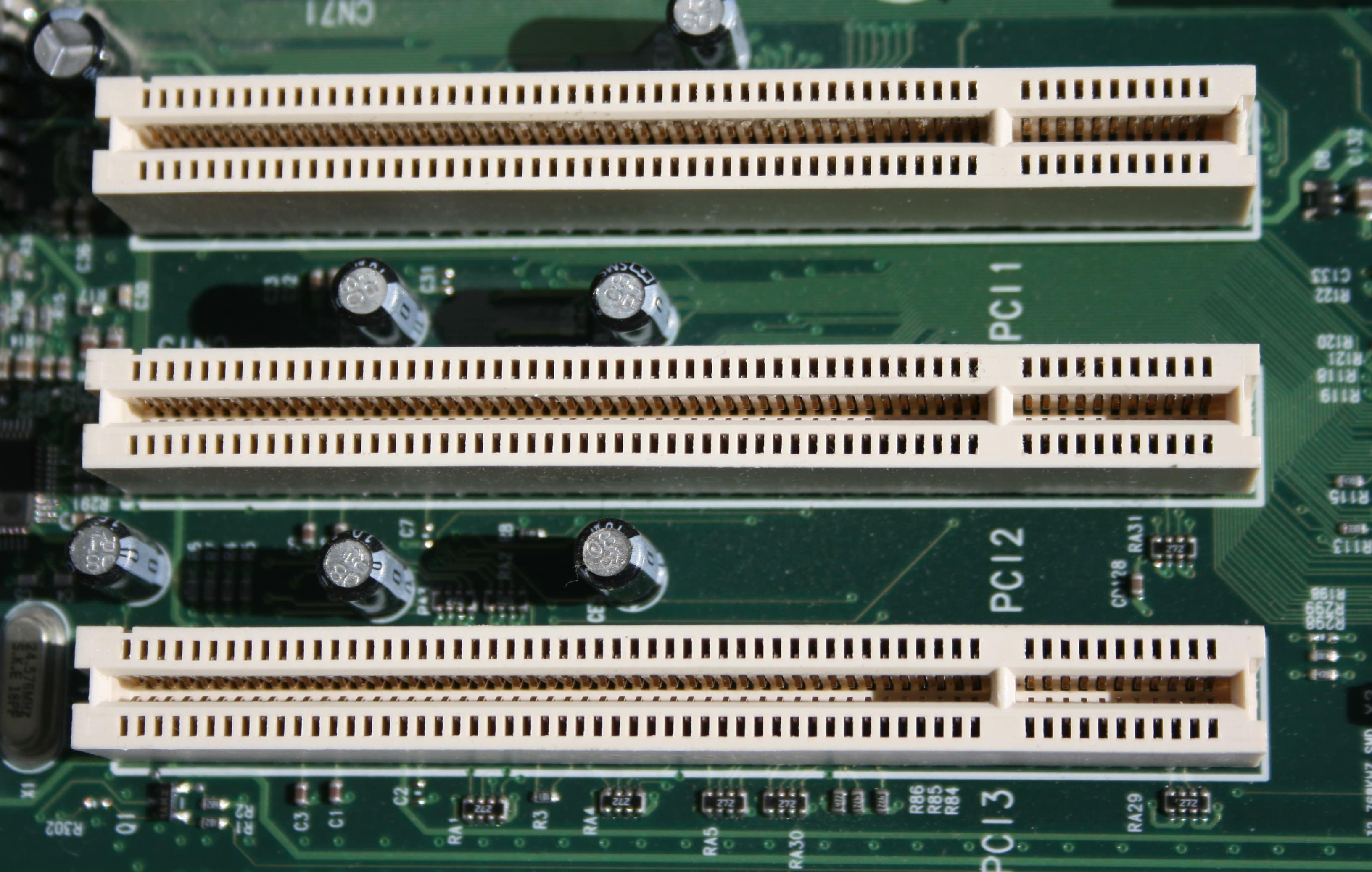 Image à la une de  Gros plan sur les interfaces : PCI