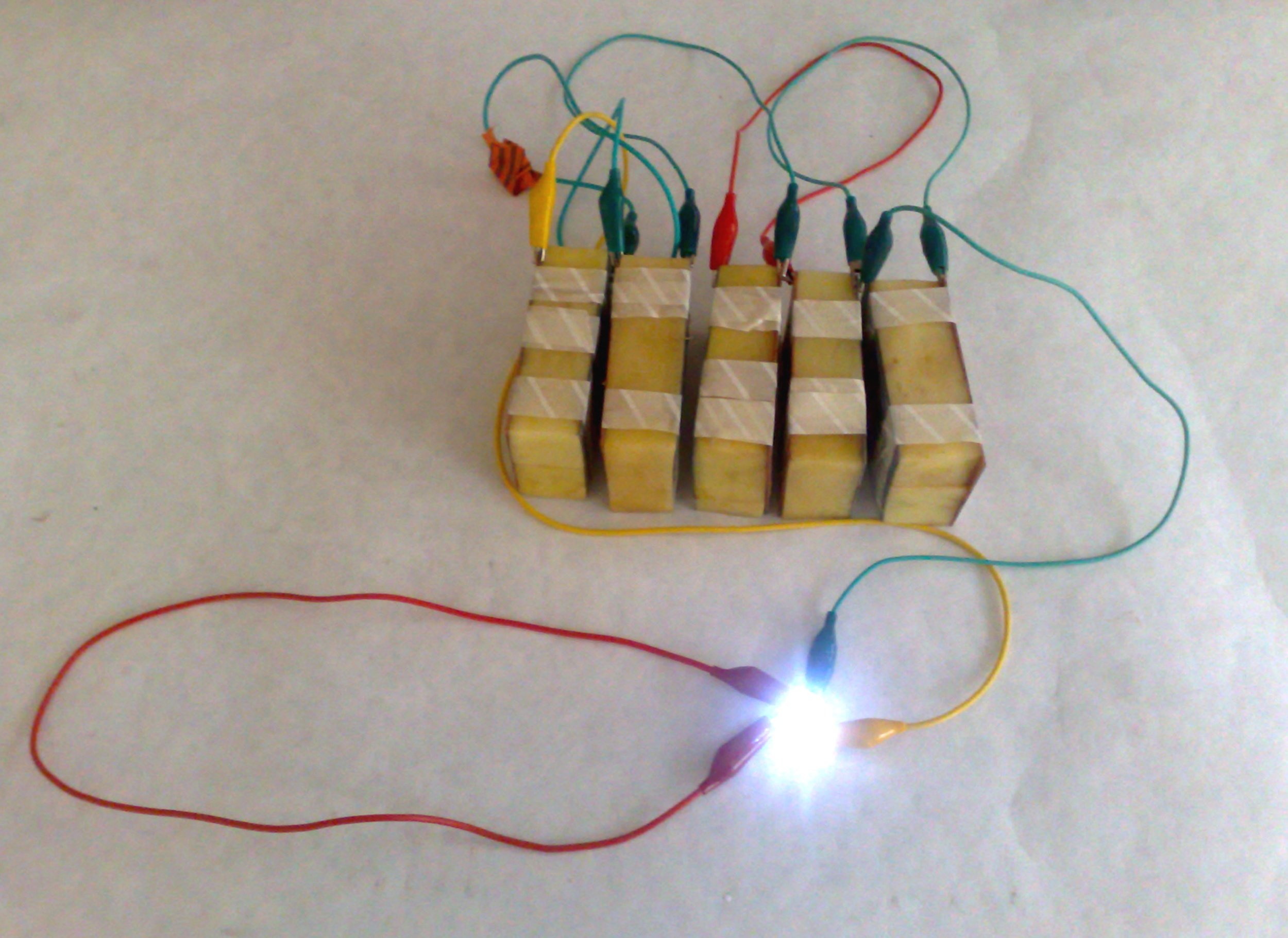 Image à la une de Une batterie aux pommes de terre