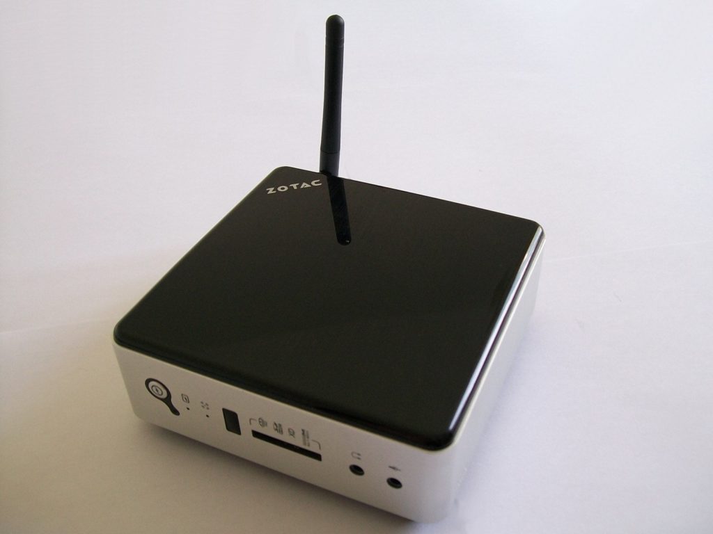 Image 1 : Zotac ZBOX Nano AD10