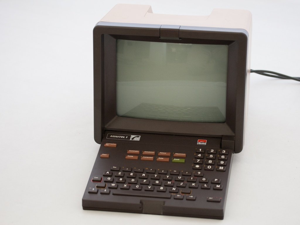 Image à la une de Le Minitel est mort : nous l'avons démonté