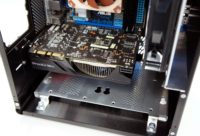 Image 1 : Asus GeForce GTX 670 DirectCU Mini : la carte graphique en mini-ITX