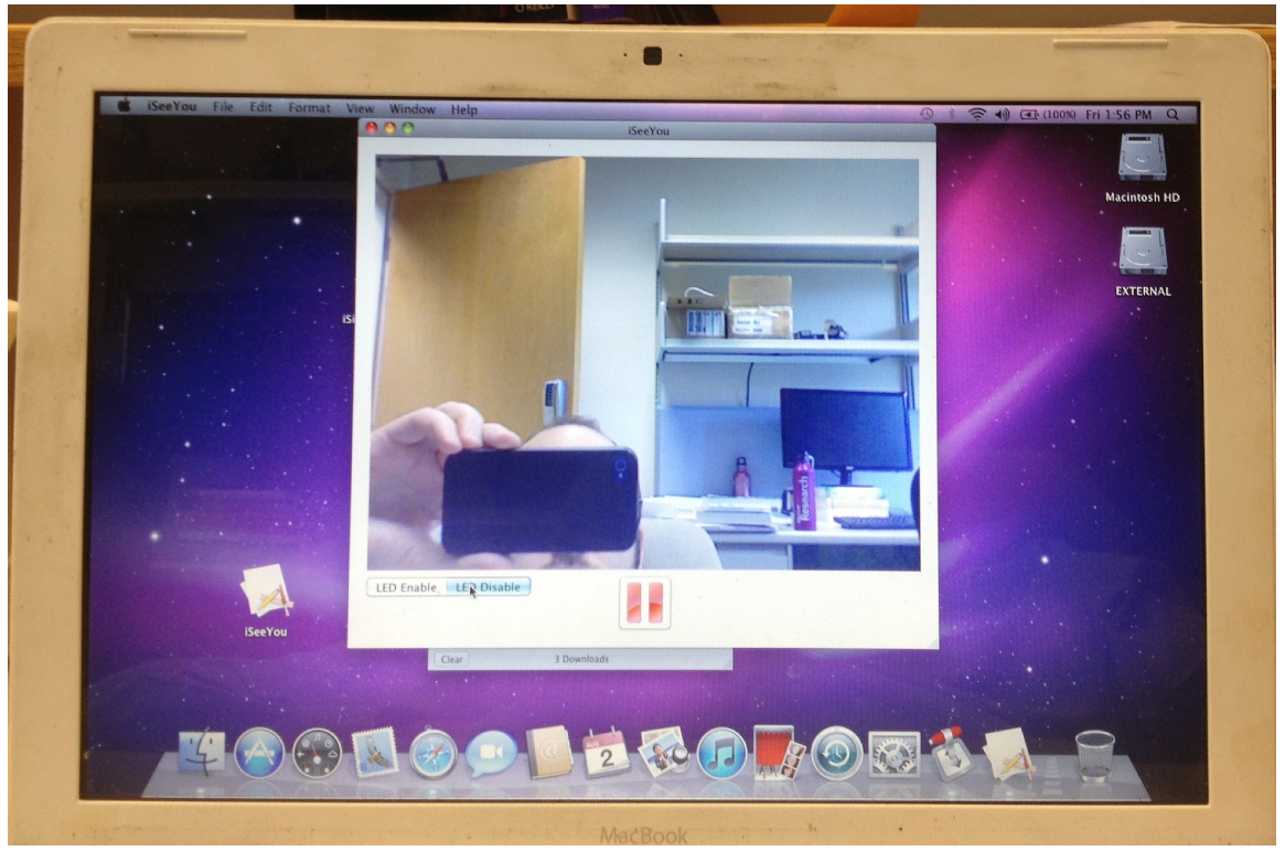 Image à la une de Un hack pour activer une webcam sans indicateur visuel