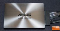 Image 1 : Asus présente son boîtier HyperXpress en SATA Express