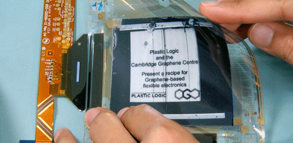 Image 1 : Le 1er écran flexible en graphène sort d'une usine