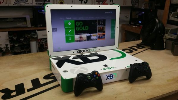 Image 1 : Une Xbox 360 et une Xbox One dans un « portable »