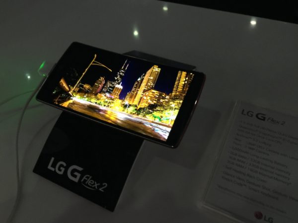 Image 1 : [CES 2015] Le LG G Flex 2, premier smartphone équipé en Snapdragon 810