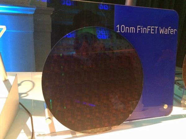 Image 1 : Samsung montre son 1er wafer en 10 nm