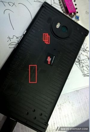 Image 2 : Le Lumia 950 XL se dévoile en images