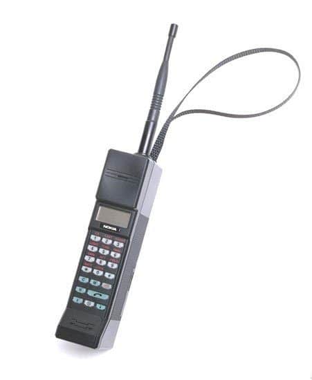 Le premier téléphone portable de l'histoire, le Motorola Dyna-Tac 8000X -  Le téléphone mobile a 40 ans, non mais allô