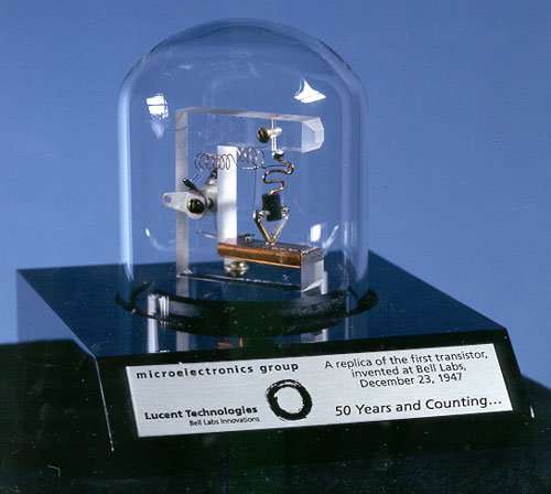 Image à la une de Bon anniversaire, Monsieur le Transistor !