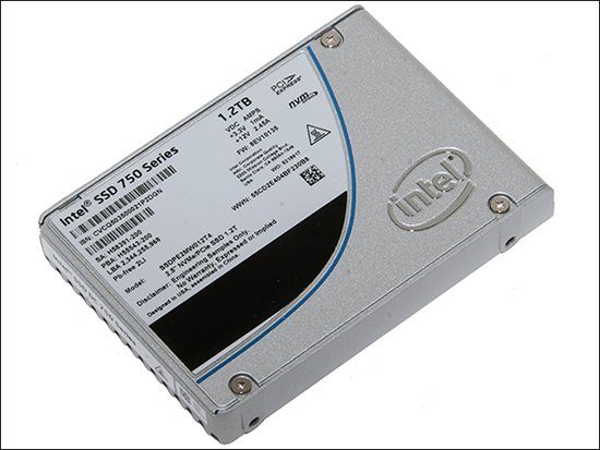 Image 1 : Revue de tests : SSD Intel 750 Series 400 Go