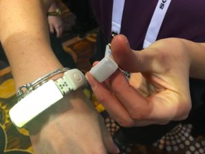 Image 2 : Nex, le bracelet connecté qui veut se faire « hacker »