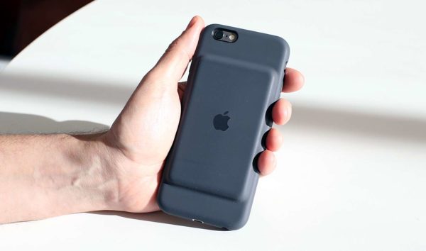 Image 1 : Tom's Guide : test de l'Apple Smart Battery Case