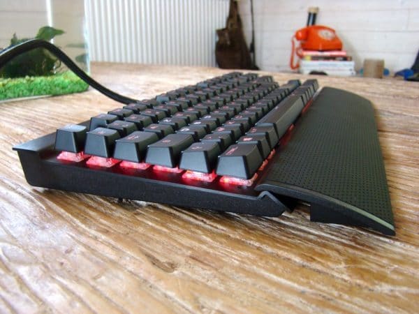 Image 1 : Le clavier Corsair K65 Rapidfire et la souris Roccat Kiro mis à l'épreuve