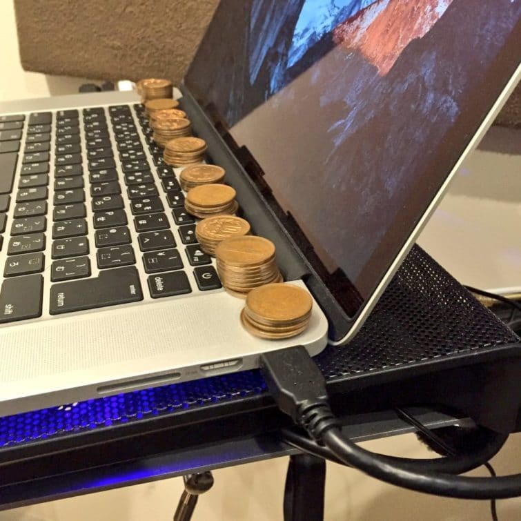 Image 1 : Bricolage : refroidir son PC portable avec des pièces de monnaie