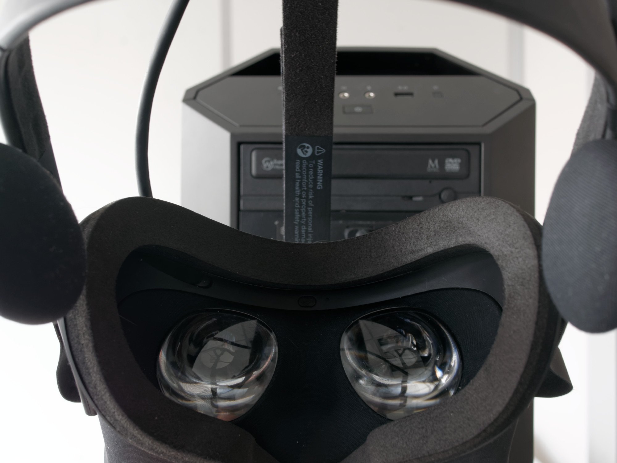 Image 21 : GrosBill VR READY GTX 980ti : test d'un PC taillé pour la VR, avec Oculus Rift