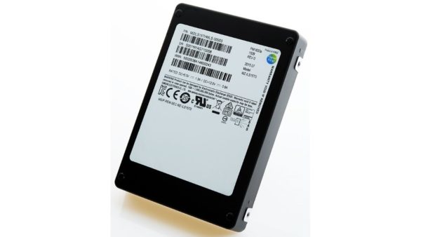 Image 1 : MàJ : PM1633a, le SSD record de 15,36 To de Samsung coûte 10 000 dollars