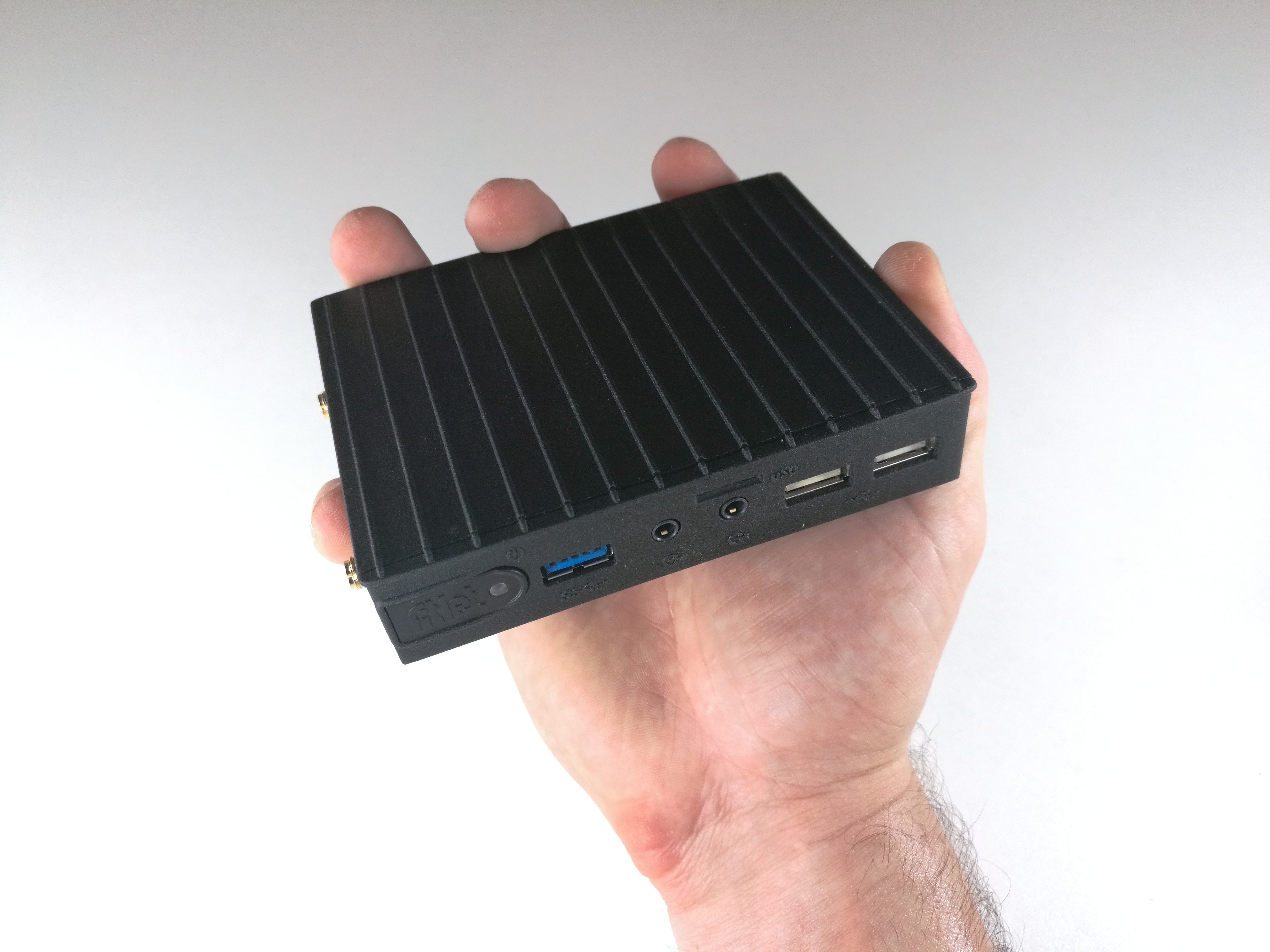 Image à la une de Test : Compulab Fitlet, le mini PC fanless qui chauffe, qui chauffe