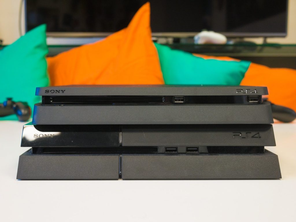 Image 1 : Face à face : PlayStation 4 Slim contre Xbox One S et PS4