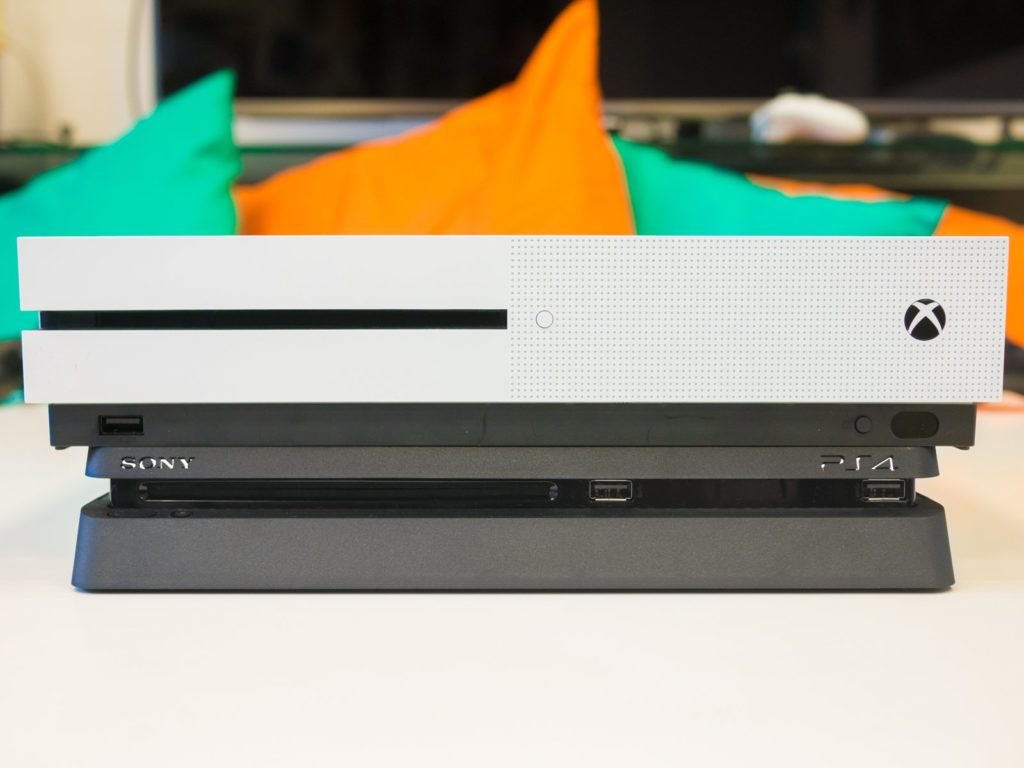 Image 4 : Face à face : PlayStation 4 Slim contre Xbox One S et PS4
