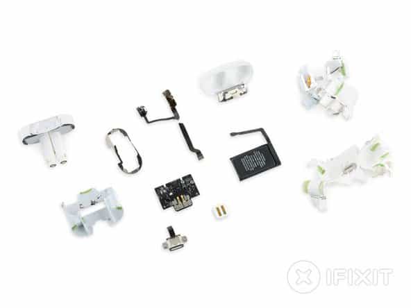 Image à la une de AirPods démontés : première photo de l’Apple W1 et 0/10 pour iFixit