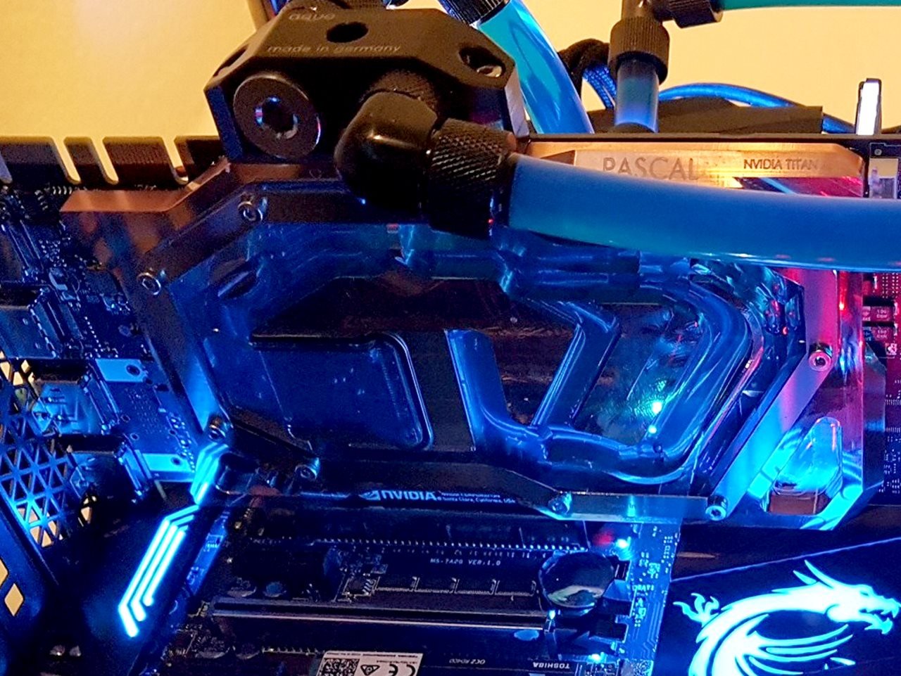 Image à la une de Test : la GTX 1080 Ti sous watercooling, un monstre à 2,1 GHz !