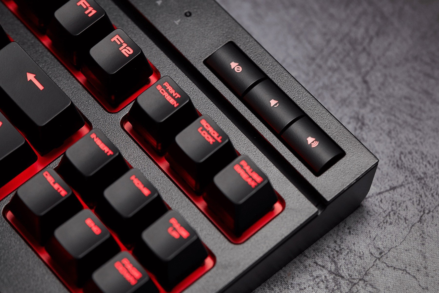 Image 13 : K63 : premier clavier gaming Corsair Cherry MX à moins de 100 euros