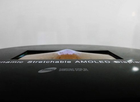 Image 1 : Samsung : OLED 3D sans lunettes, OLED élastique, et LCD à 2250 ppp pour la VR !