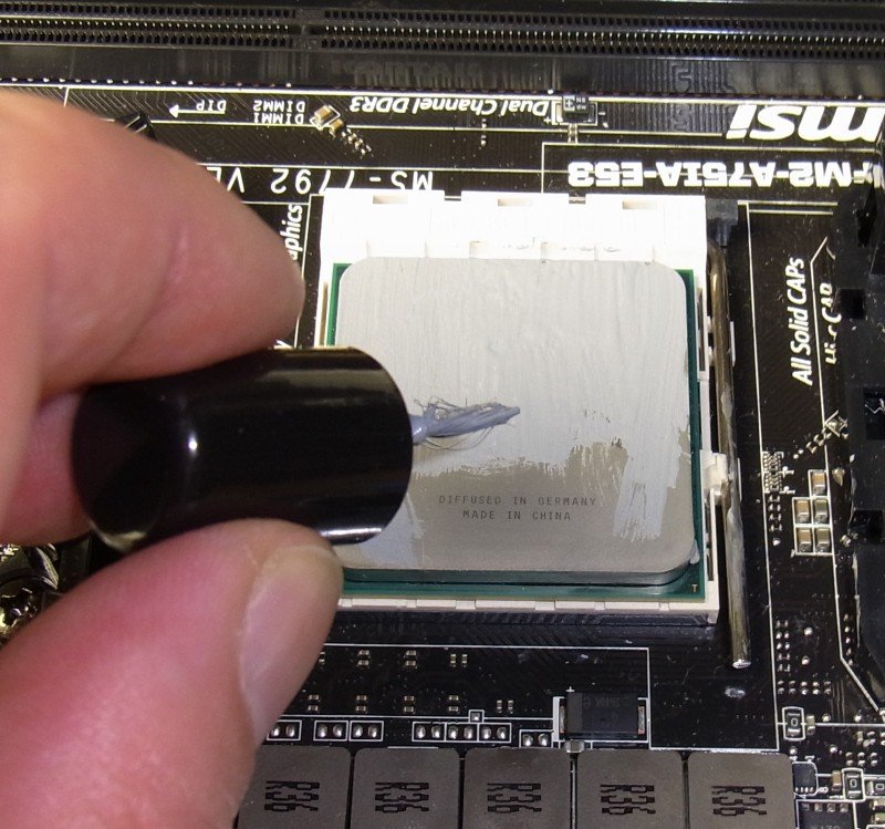 Comment bien installer la pâte thermique sur le processeur de son PC