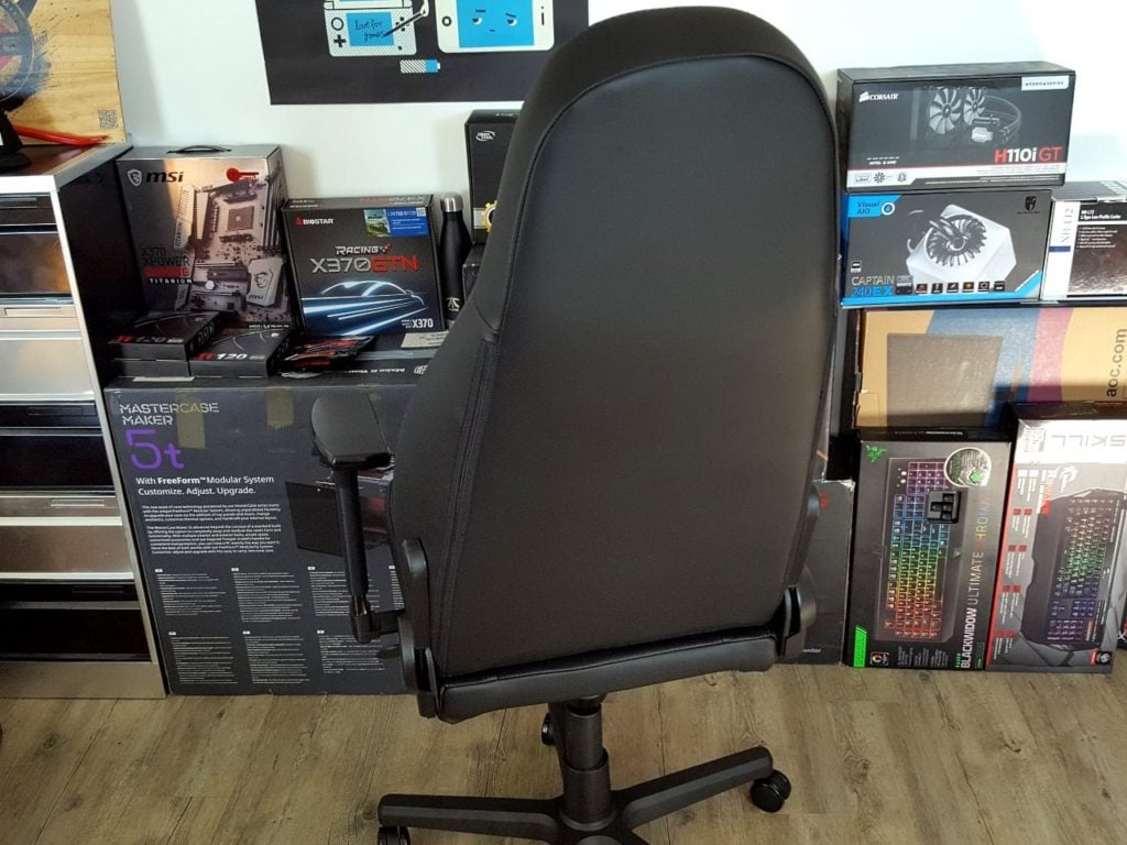 Image 33 : Test noblechairs ICON : le Throne of Games !
