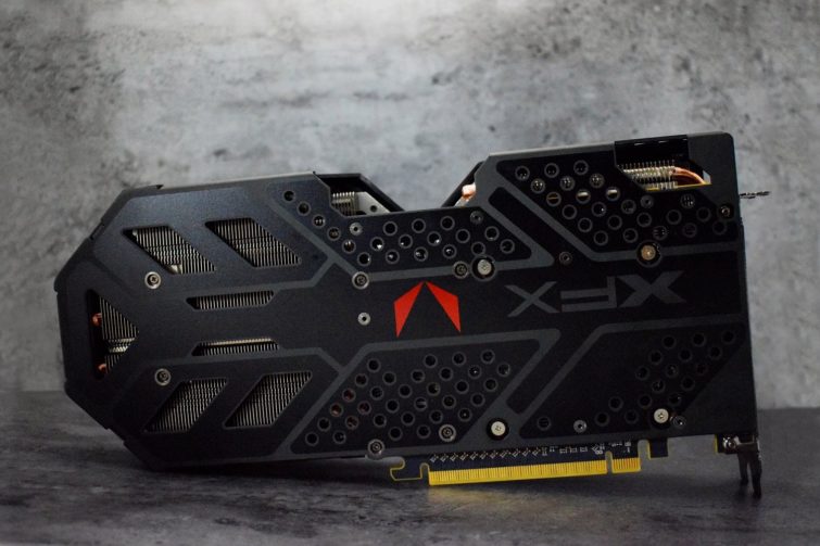 Image 3 : Radeon Vega 56 Custom : la « petite » carte très originale de XFX