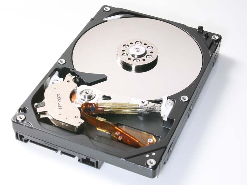 Test disques durs : comparatif de 30 modèles