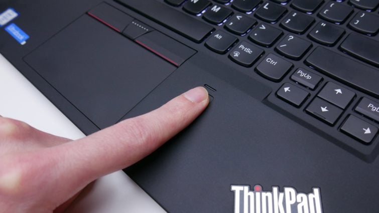 Image 1 : Lenovo laisse un mot de passe pour contourner le lecteur d'empreinte digitale