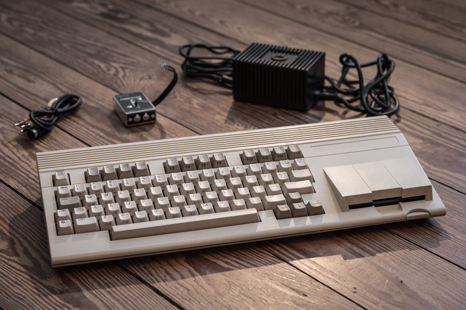 Image à la une de Commodore C65 : le prototype fonctionnel pour 25 000 euros !