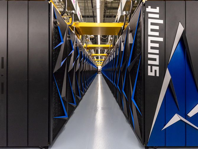 Image à la une de Summit : supercalculateur le plus puissant du monde, avec 27 648 GPU Volta