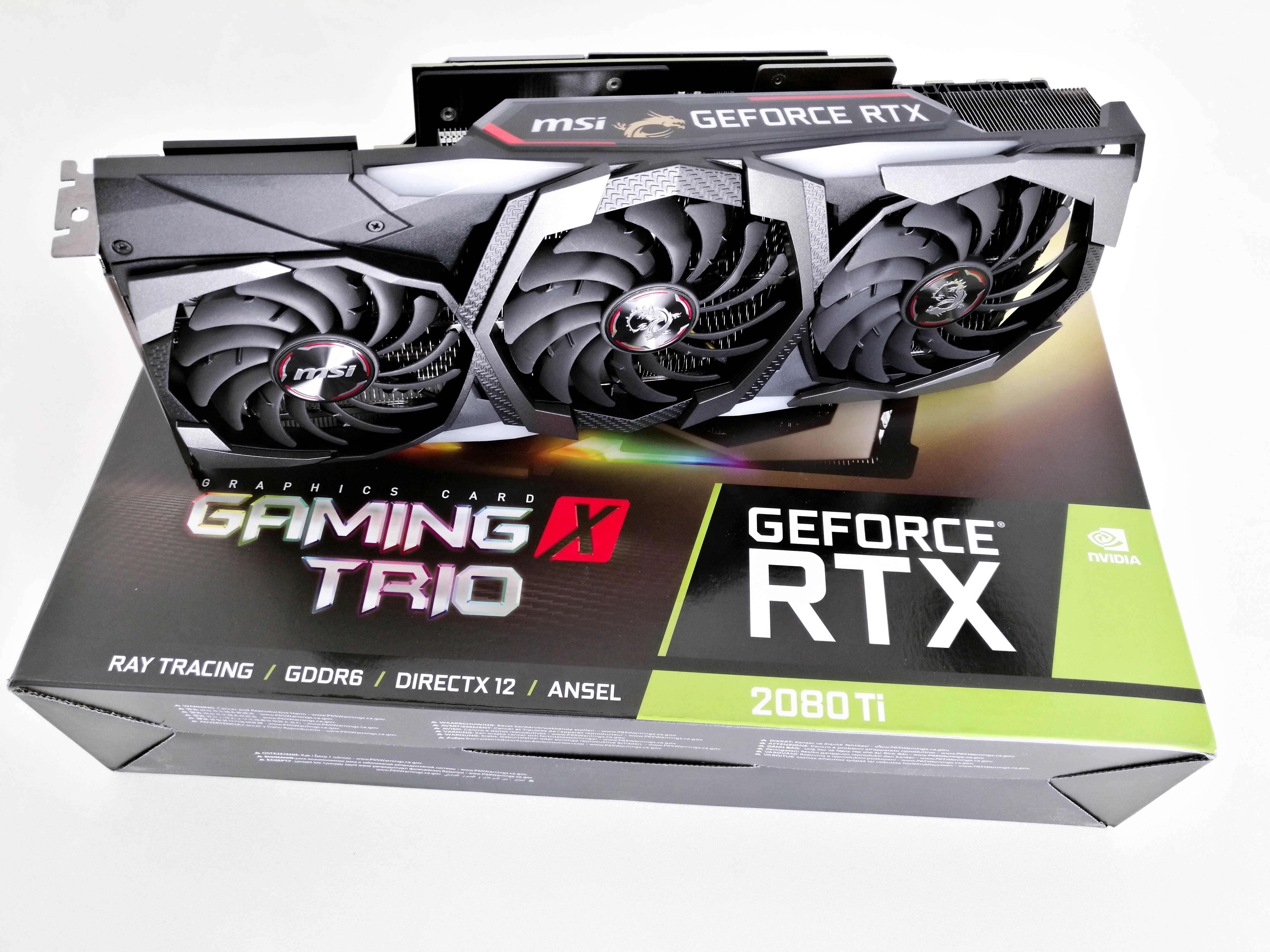 Image 2 : Photos : la GeForce RTX 2080 Ti Gaming X Trio de MSI en détail