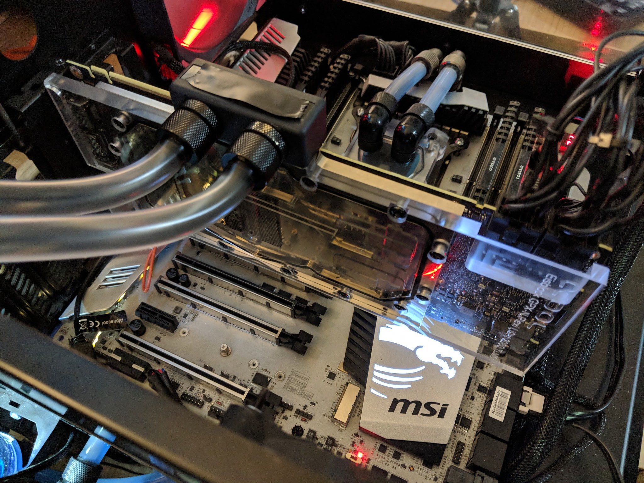 Image à la une de Test : la RTX 2080 Ti sous watercooling réfrigéré, quel Boost ?