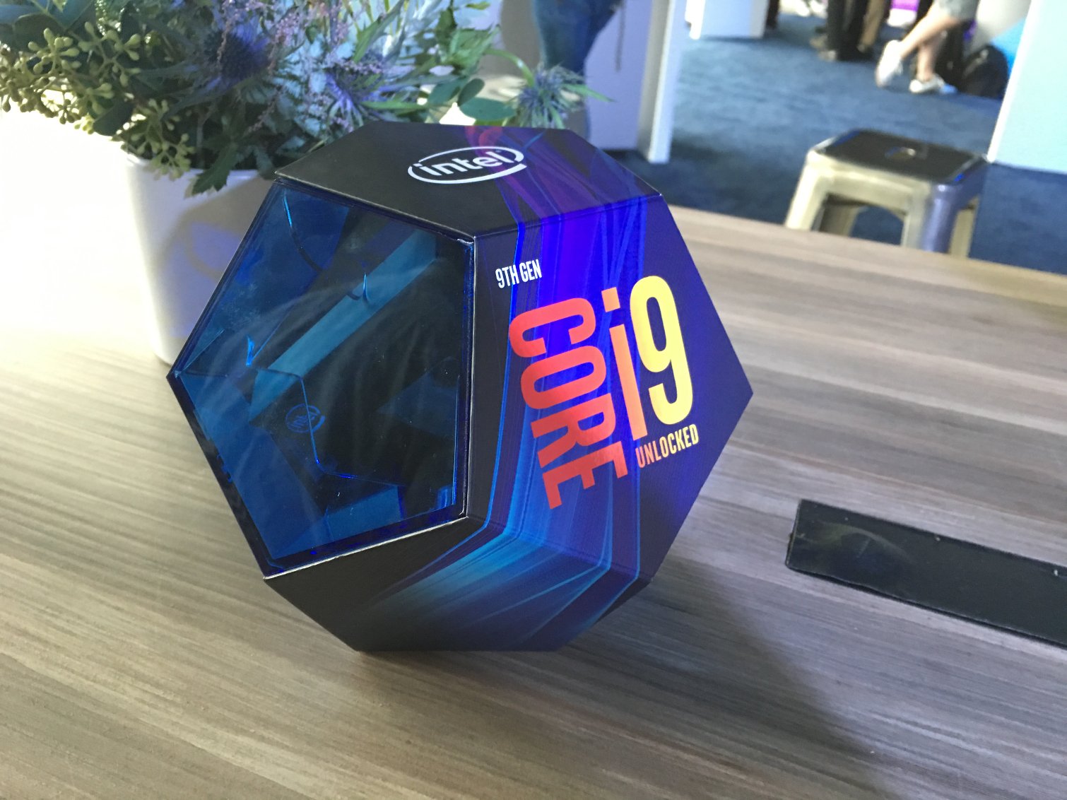 Image à la une de Overclocking : le Core i9 9900K à 6,9 GHz sur ses 8 coeurs