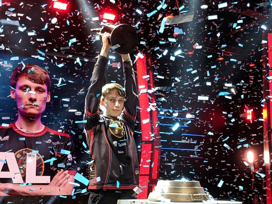 Image à la une de Vidéo : une première à Starcraft II, un champion du monde non coréen !