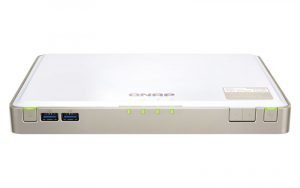 Image 1 : QNAP NASbook TBS-453DX : petit et rapide avec 4 SSD SATA M.2