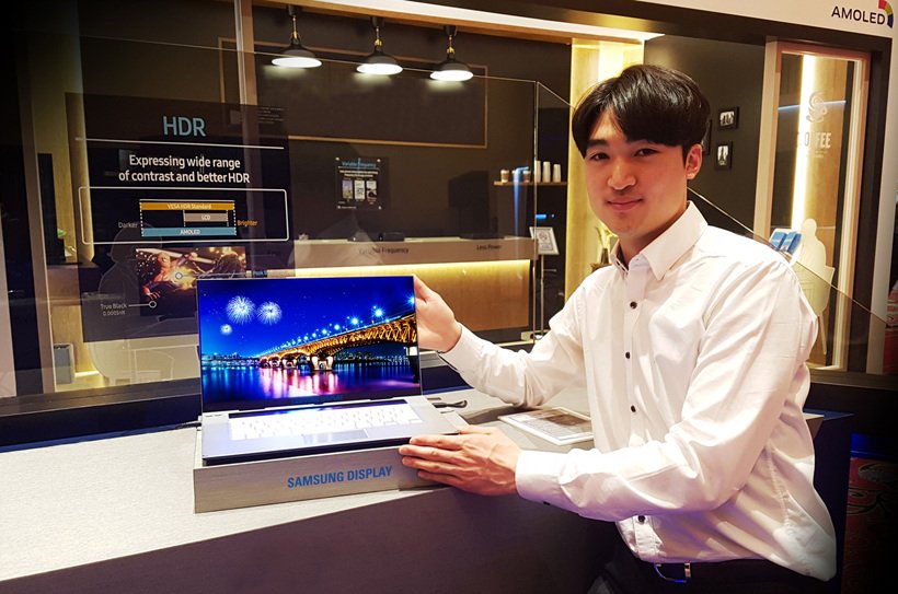 Image 2 : Samsung montre un magnifique écran OLED 15 pouces pour PC portable