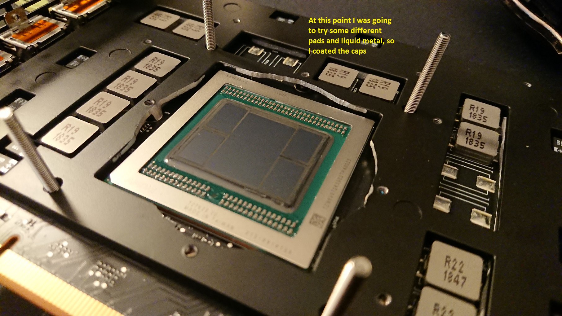 Image 9 : Un kit de watercooling EVGA bricolé sur une Radeon VII : 2122 MHz à 1,265 V !