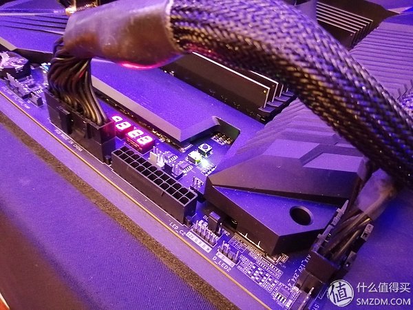 Image 5 : Gigabyte pousse un Xeon W-3175X à 5 GHz sur sa C621 Aorus Xtreme